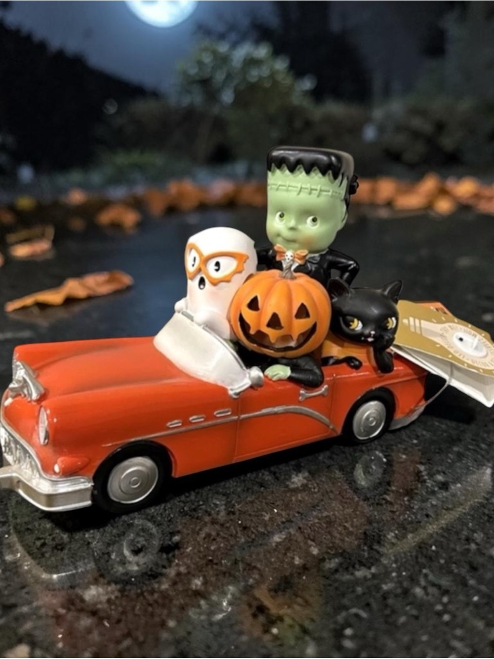 Ghoulish Light Up Halloween
Orange Ceramic Car Frankenstein
Ghost Pumpkin Cat